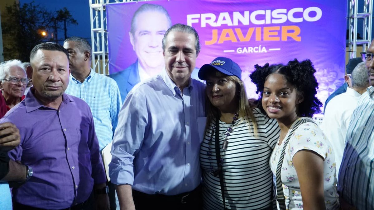 jesaney104's tweet photo. Francisco Javier sigue avanzando sin distracciones, fortaleciendo la unidad y el compromiso de quienes trabajan por alcanzar la victoria en el 2028. #FranciscoJavierPresidente🇩🇴 #DNconFranciscoJavier https://t.co/o0FBvnaqNS