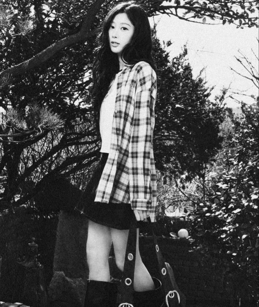 Gwselle's tweet photo. Sweetest poison wrapped in a flannel shirt. https://t.co/yJmp56IW6H