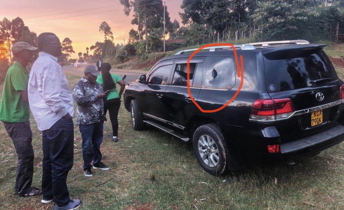 smutoro's tweet photo. Most “goons” deployed on our streets could actually be police officers in civilian clothing.
🫆Those who stoned ex-CJ Maraga’s car knew exactly where he sat — back left. That’s precisely where the stone, or is it a bullet, went through.
🫆How long will Western diplomats keep watching in silence as human rights abuses gain momentum in Kenya - ahead of what promises to be a bloody election?
