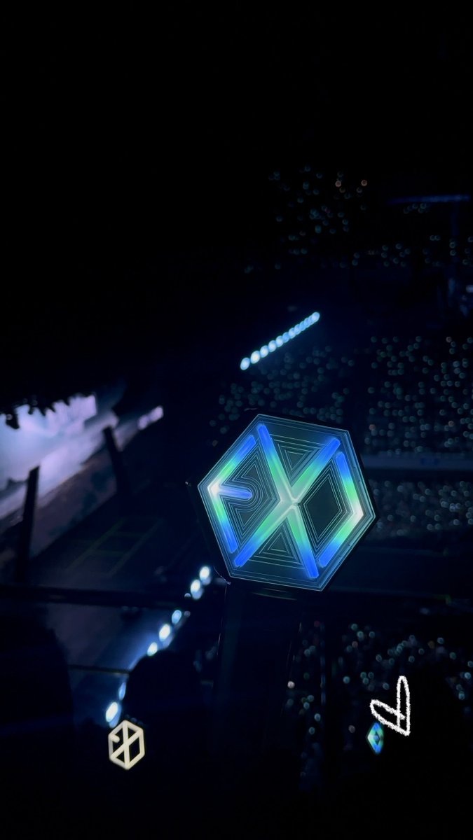 yesbbh's tweet photo. #EXhOrizoninManila 🩶 @weareoneEXO https://t.co/iGbX7jP8Sa