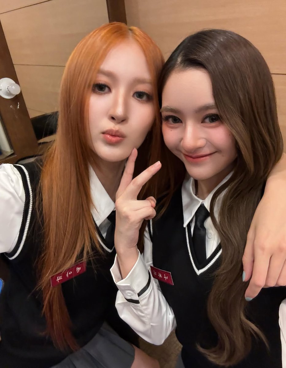 viewjanclub's tweet photo. hope you both had fun in seoul na 🥹 so proud of you both 🤎🤍

#ViewMim #วิวมิ้ม https://t.co/Pg8h0VVrsr