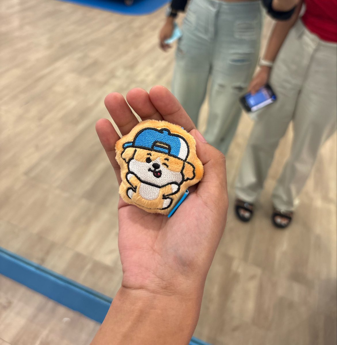 pradaXlayla's tweet photo. Got my JAKEY BOO~ 💙🧢 

Big shout out kay ma’am staff 👏🏼 umuwi ang litol jakeyyyy ✨ https://t.co/20jRNAd1oz