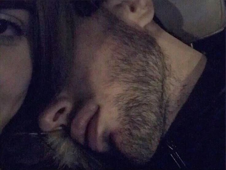gokcelly's tweet photo. wattpad kitap önerisi: 
Kalbim Karan’ındı. Bir gün özlem kalbimi yiyip bitirecek kadar büyürse ve biz imkansız olursak, o gün Karan bizi kendi elleriyle bitirmiş demekti. Ona duyduğum aşkı kendi elleriyle o sökebilirdi, bir başkası değil. https://t.co/Yvzq2xAgfl
