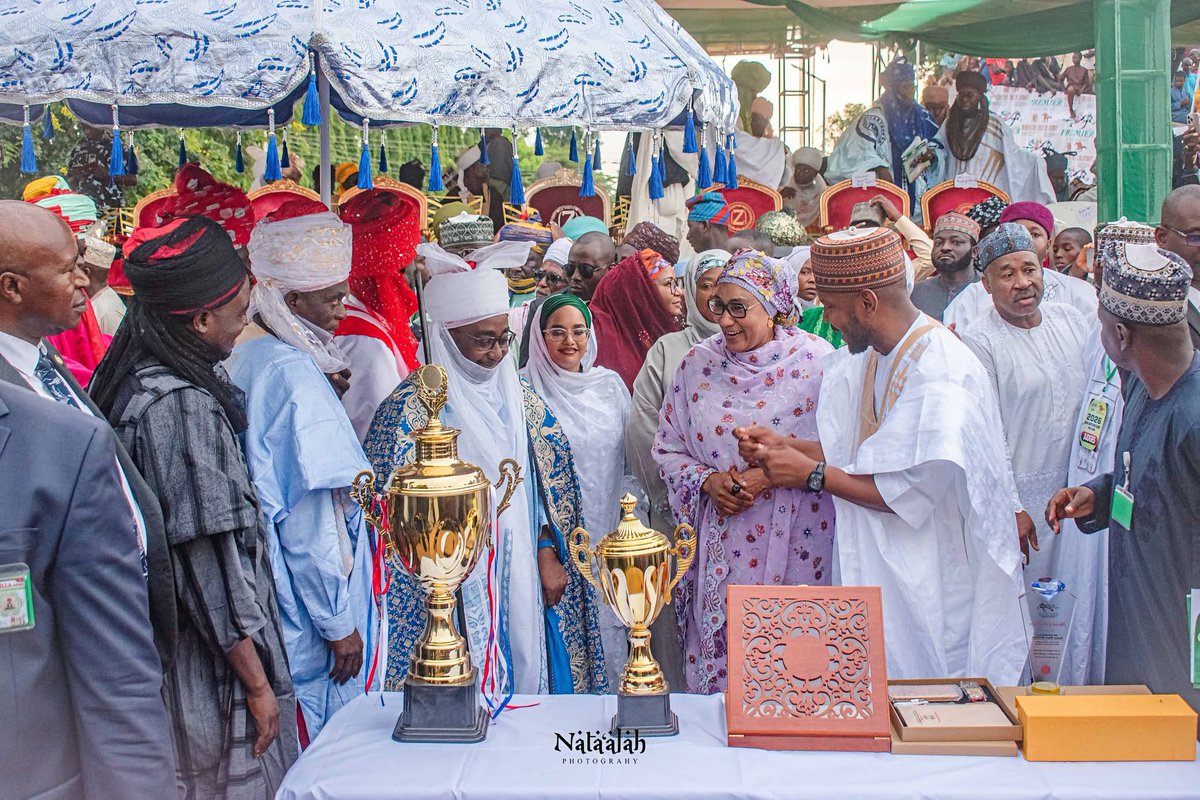 Better_Kaduna's tweet photo. UPDATE: Hajiya Nana Kashim Shettima was in Zaria to represent the First Lady 🇳🇬 @SenRemiTinubu at the Finals of the 44th Edition of the Northern Horse Racing (DERBY) https://t.co/744e45wWzA