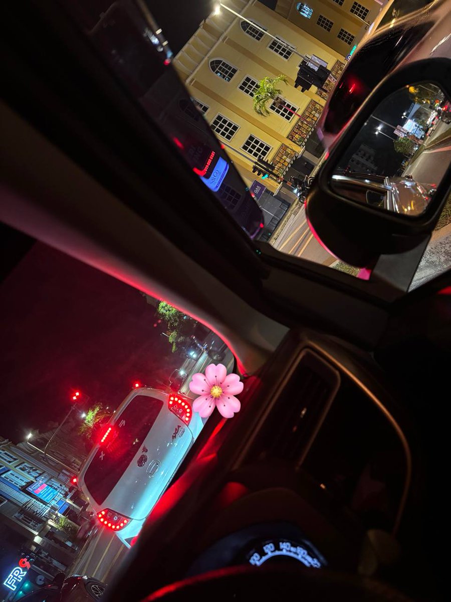 MidnightCempaka's tweet photo. Night drive , clear mind 🌚 https://t.co/q498wXJG3o