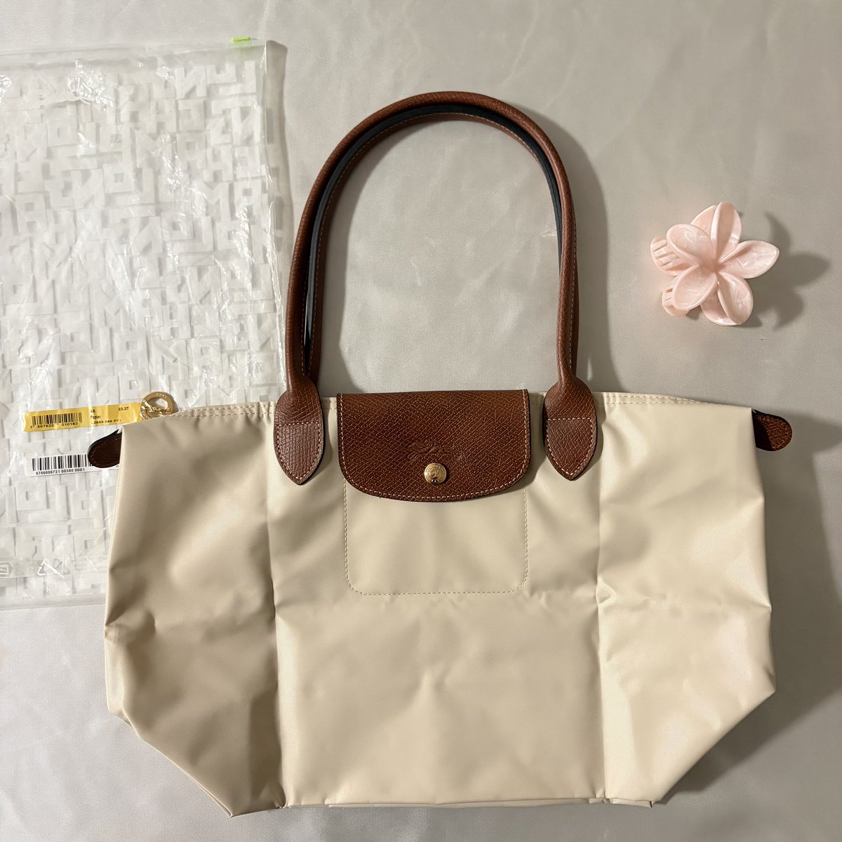someoneobi's tweet photo. — Longchamp paper m long ( รุ่นใหม่ มี2ช่อง )

สียอดฮิตเลยยค่าไม่มีตำหนิเลยแม้แต่จุดนึง ผ้าแข็ง หูแข็งเป็นทรง ไร้ตำหนิ ซับในสีขาวสะอาด เทียบมือ 1 เลยยค่า

อปก. ถุงซิปบาร์โค้ด ✅

📍3,690 บาท ส่งฟรีค้าบ

#ส่งต่อlongchamp #longchampแท้มือสอง #กระเป๋าCoach #ส่งต่อกระเป๋าแบรนด์เนม https://t.co/d5G9rzLstB