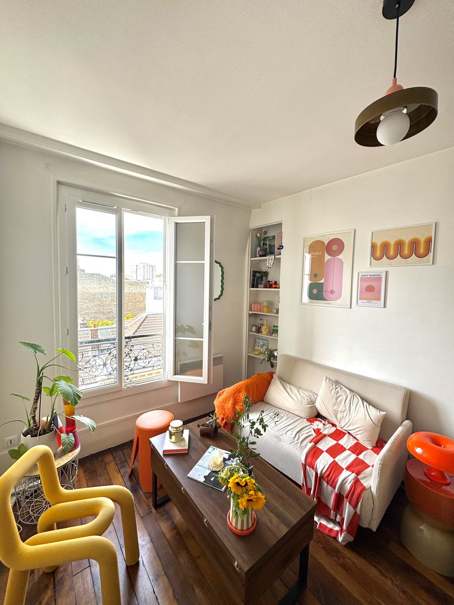 swankydna's tweet photo. appartement tout en couleur d’un mec de 29 ans https://t.co/nuxBi4rUxh