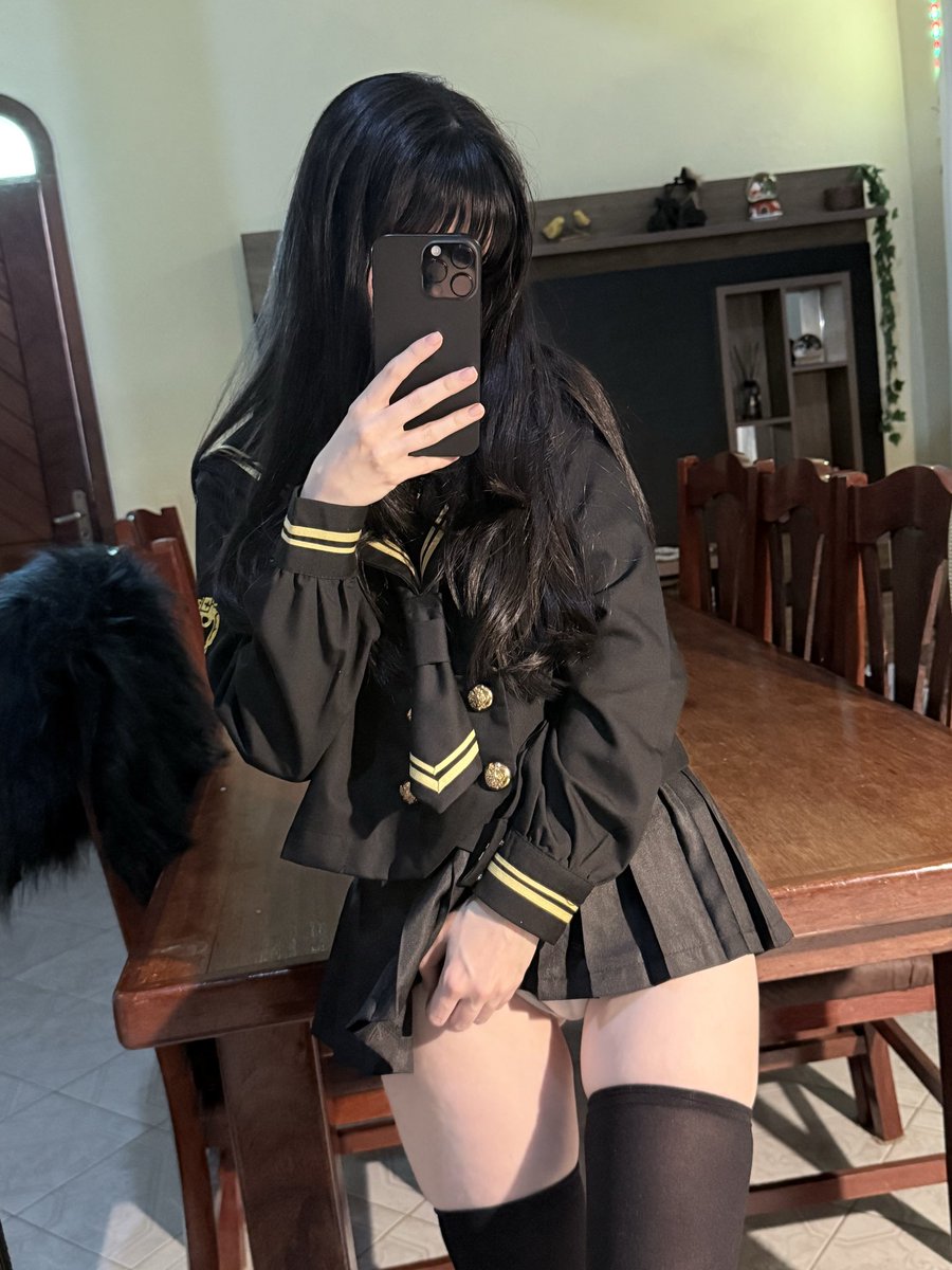 ninaxjapan's tweet photo. caught you looking 🥹かわいいですか？? https://t.co/5zaJFevm00
