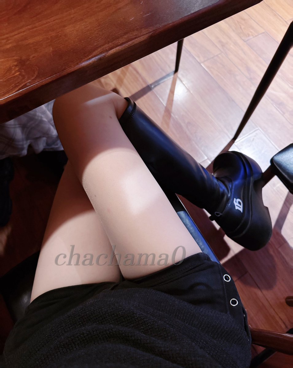 chachama0's tweet photo. 知道该干什么吗？
#女S https://t.co/qcQwtoSBqM