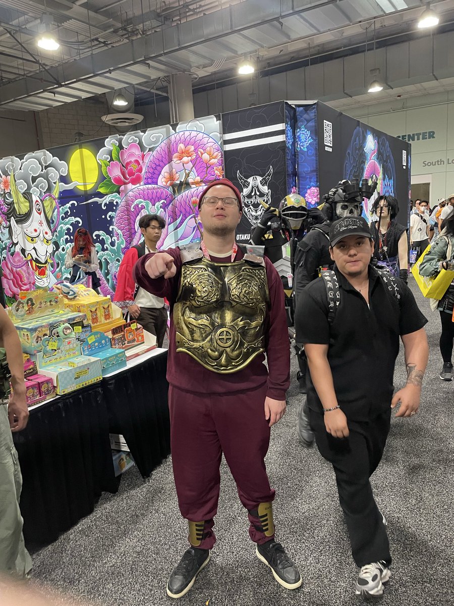 besthetz's tweet photo. This might be the most weirdly specific cosplay I’ve seen https://t.co/zcPhGlCtbU