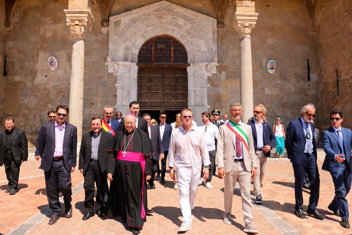 USAmbItaly's tweet photo. 🇺🇸🇮🇹 At this special moment in our nation’s history, I am honored to return to Cefalù, the place of my family’s roots.

Being here, and visiting the magnificent Cefalù Cathedral, is a reminder of the deep and enduring bond between Sicily and the United States—and of the generations of Sicilian Americans who continue to carry that connection forward.

I am especially grateful to the Bishop of Cefalù, H.E. Monsignor Giuseppe Marciante, for tracing my family’s history back to 1566, and to Mayor Daniele Tumminello and the people of Cefalù for their warm hospitality and their enthusiasm for the enduring ties between our two countries.

I am grateful for the opportunity to reflect on those connections, and on the friendships that continue to strengthen them today.

#CoastalDiplomacy #Freedom250