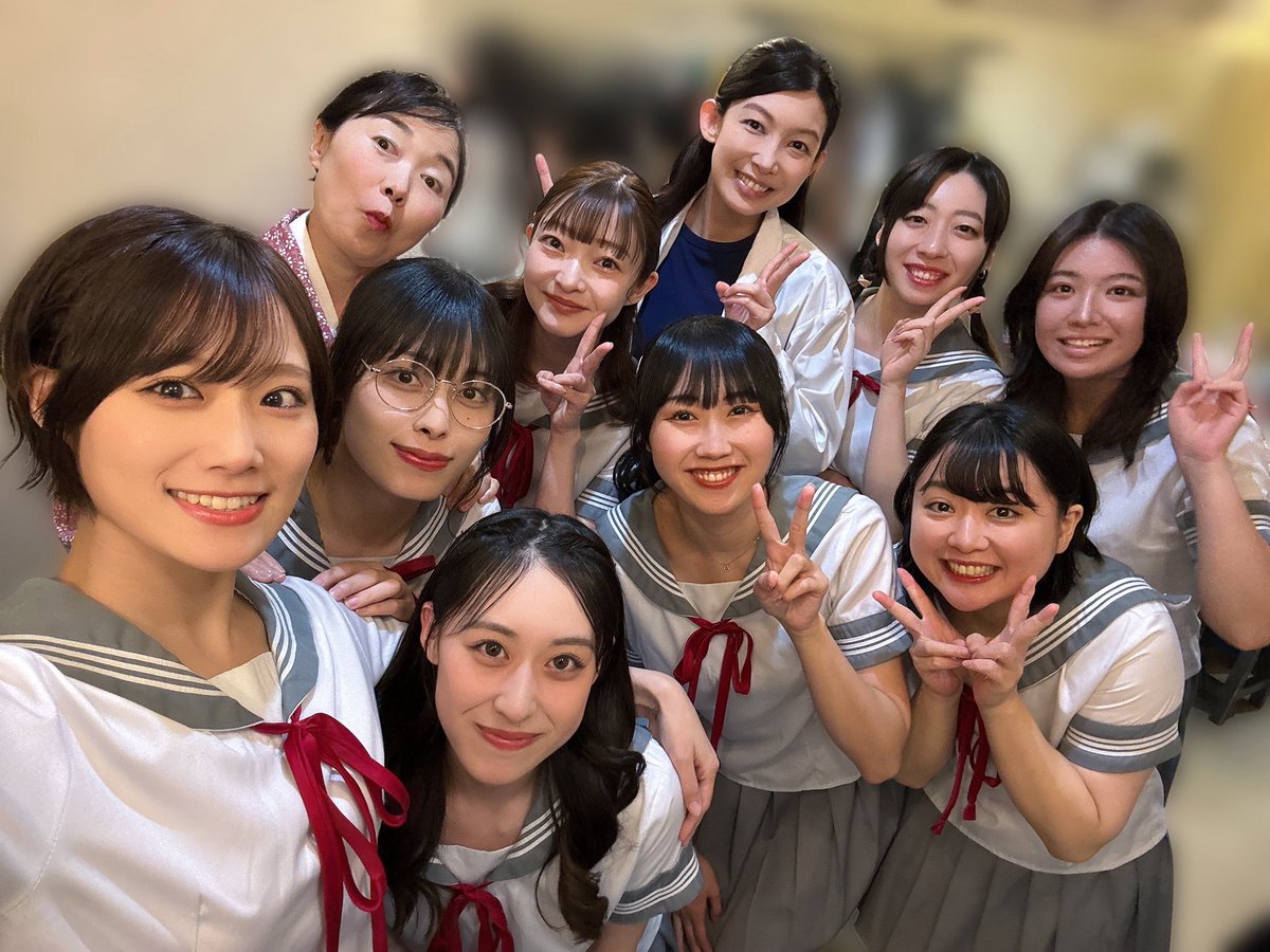 Chee_2018's tweet photo. 『#宣聖リーデイズ 』終焉🌈

初のLIVESさん！
素敵なキャストの皆さんに脚本演出。スペシャリストな音照さん、応援してくださる皆様に支えられ、無事に走り切ることができました‼︎
一歩踏み出す勇気、心動かす何かが届いてたら嬉しいです✨
本当にありがとうございました！
島先生、楽しかったぁ😚 https://t.co/b5HrTj81lS