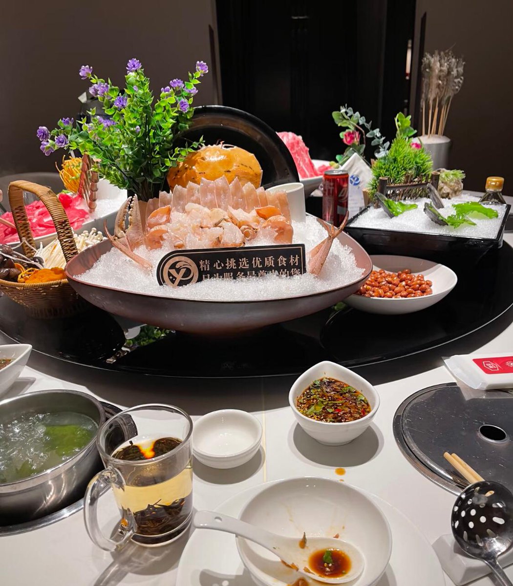 Guillermin77058's tweet photo. A meal, a moment of companionship.
Dining with Mom always heals all my weariness.
In every meal, I find a quiet, blissful contentment.#HolidayLife #FamilyTime #SimpleHappiness #DailyMoments #GentleMoments https://t.co/wairKX4CNi