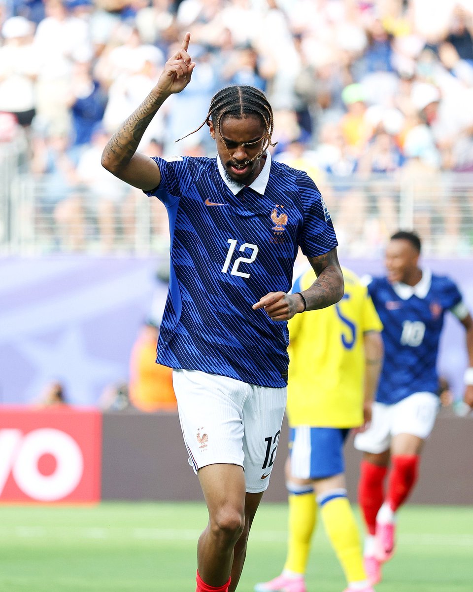 centregoals's tweet photo. 🚨🚨| Michael Olise, Bradley Barcola &amp; Manu Koné are all one yellow card away from 𝐒𝐔𝐒𝐏𝐄𝐍𝐒𝐈𝐎𝐍 for France's potential World Cup semi-final on July 14. 🟨🇫🇷 https://t.co/VY2yDlPowt