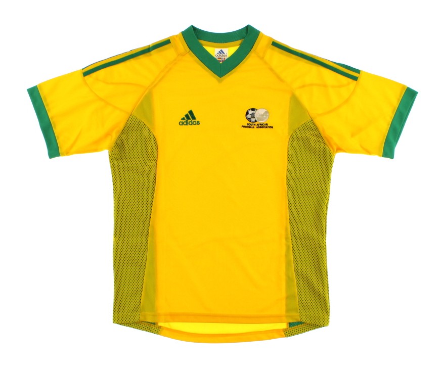 backpasstras's tweet photo. South Africa's 2002 home kit. Who does it remind you of? https://t.co/4kJ2W74Pc7