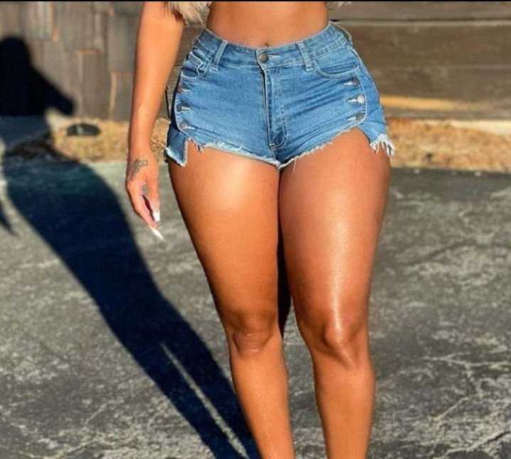 iamilicit's tweet photo. Thick thighs saves lives ..let's do a thread of them thick thighs I'll start 👇 https://t.co/cQH9mnbz23