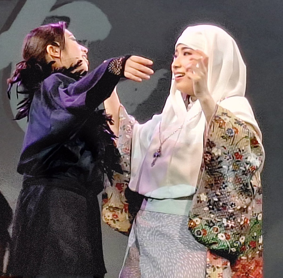 isaohyper's tweet photo. 2026/07/04

 #坂本陽香 ちゃん
 #清原マリア

マリア様の衣装が良く似合い
演技も素晴らしい
裏役は、小鴉なので
挨拶回りの時は、
小鴉とも、イチャコラしてて
クスッとしてしまった🤣

 #オクロック熊本歌劇団
 #オクロックガラシャ編 https://t.co/SwN3Z6SfU0