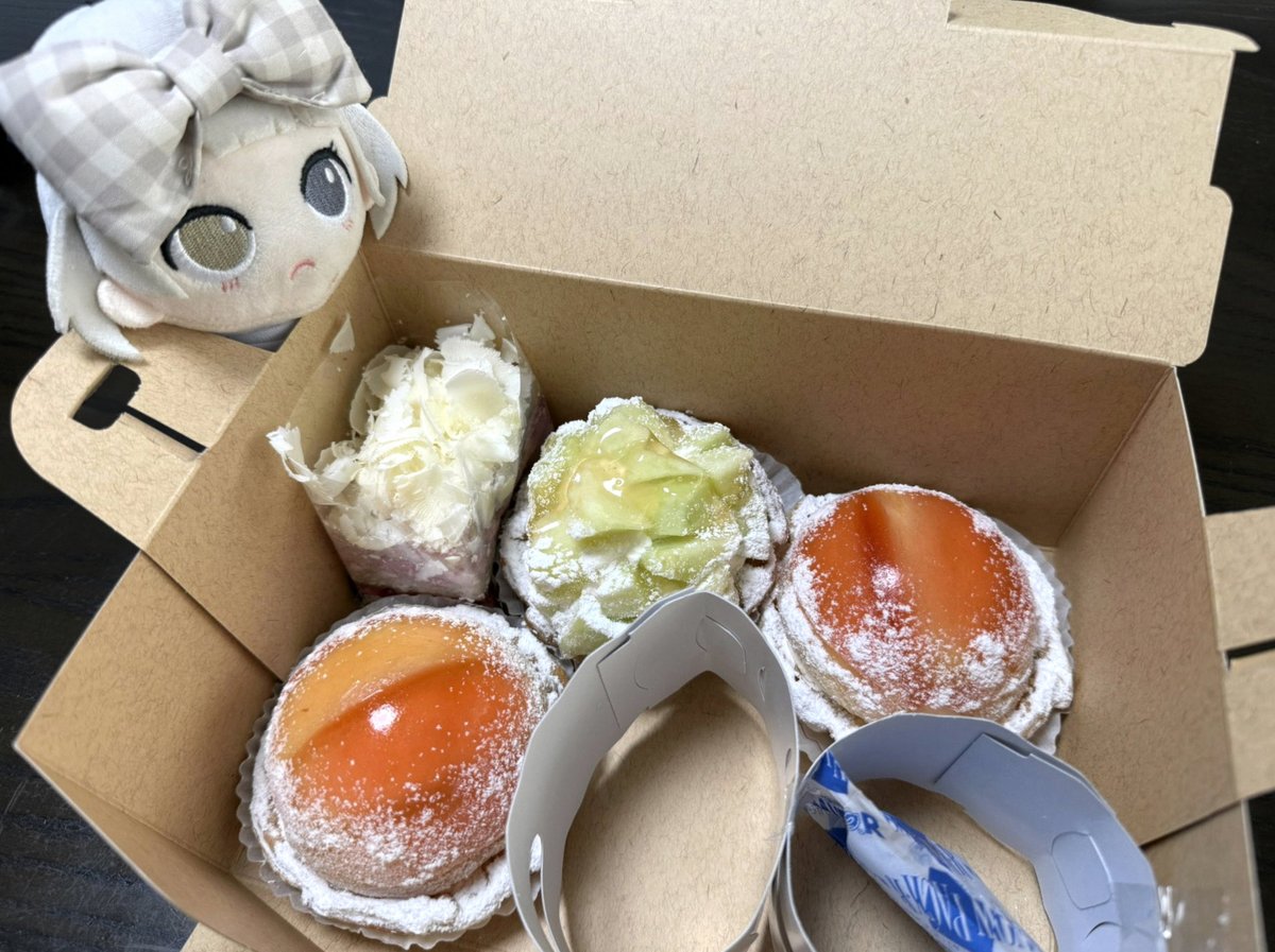 CorinneRebaa's tweet photo. ゼルダがクリスタルに封印されてる組でいいかな？？？(良くない) https://t.co/nxPp9E1Qo0