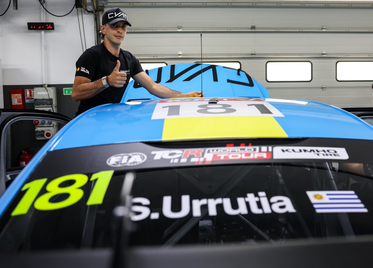 mrosasosa's tweet photo. FINAL CARRERA 2 TCR MUNDIAL EN PAUL RICARD
Enorme destreza conductiva de Santiago Urrutia (Geely Cyan Racing) para llegar al podio (P3) y ganarle la batalla a su máximo rival en el Campeonato (M. Azcona). Con los puntos cosechados a pura garra, logró mantener punta del certamen https://t.co/zL2PwJgAkJ