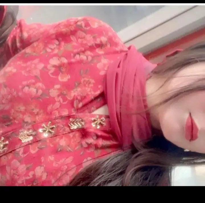 Ayeshaa_Malik21's tweet photo. اگر میں سندر نا ہوتی تو میری پوسٹ پر آپ لوگ نہیں آتے نا🥺 https://t.co/LQUWpKj20O