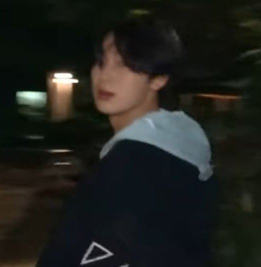aj_axx11's tweet photo. a sunwon au wherein

ocean (jw) keeps on meeting his ex, rory (sn), at random places 

rory is clueless because he does not know what the other looks like anymore and ocean is actually a menace

who said breakups couldn't be a little bit funny? https://t.co/d6c2Cj0X6U
