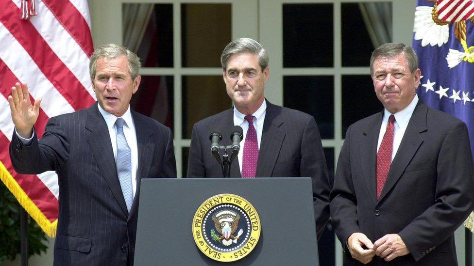 25YearsAgoLive's tweet photo. President Bush nominates Robert Mueller as FBI Director. https://t.co/plA2XHp51Y