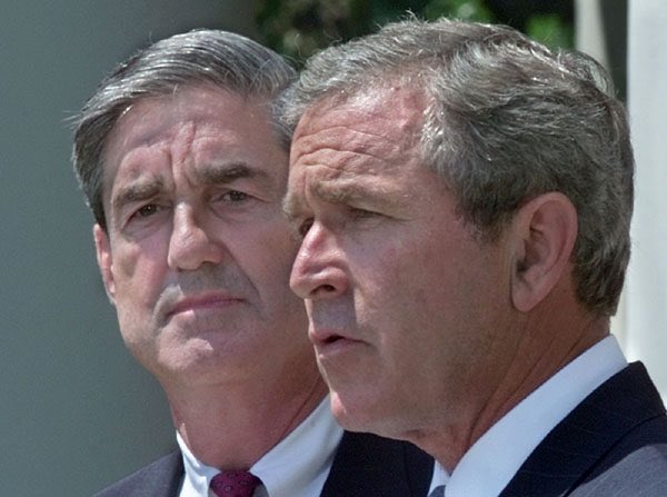 25YearsAgoLive's tweet photo. President Bush nominates Robert Mueller as FBI Director. https://t.co/plA2XHp51Y