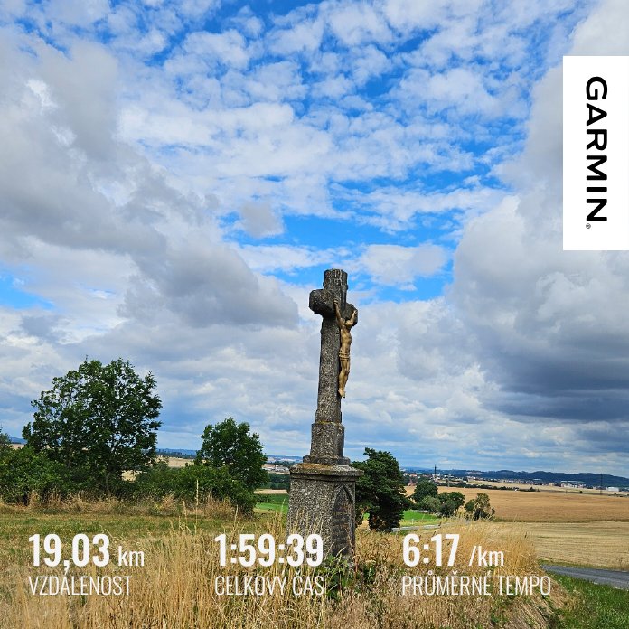 shom4s's tweet photo. Stálo za to přestěhovat se sem, jen abych poznal kouzlo trailového běhu a kouzelnou krajinu na Vysočině.  #garmin #beatyesterday https://t.co/59YLh4zAJp