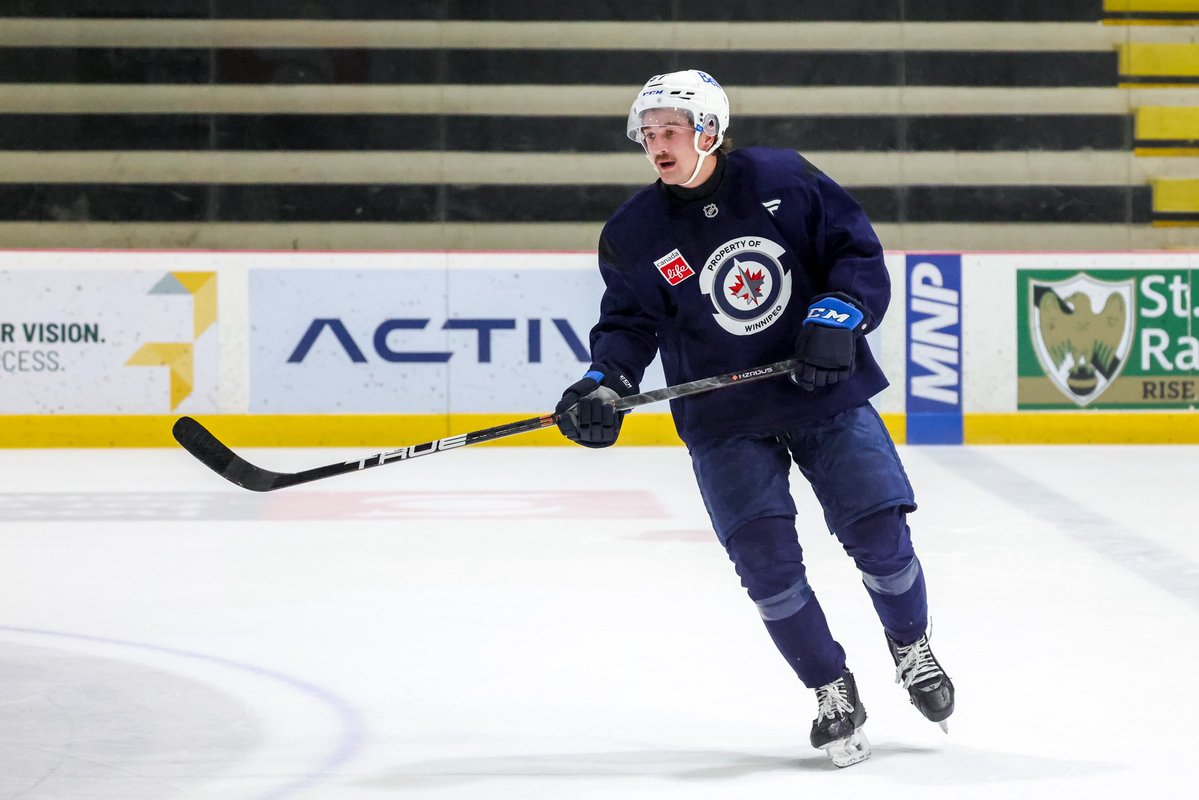 BGSUHKY's tweet photo. Brayden Crampton putting in work at the Winnipeg Jets Development Camp!

📸: @NHLJets 

#AyZiggy https://t.co/m7WpWenZ1r