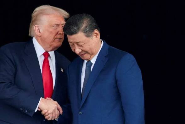 DC4Hope's tweet photo. @LunaForTruth @cmichaelbelle There is no bigger communist supporter than pedoRapist commie traitor Trump.
#CommieTrump literally writes love letters to, drools & worships these communist monsters!! ⬇️⬇️
#CommieTrump wants to be them! He has always wanted to be them!
Lock up #CommieTrump!!
#TraitorTrump https://t.co/kCMkP4aj6P