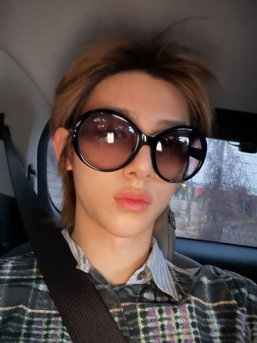 jjuhoouism's tweet photo. setara ibu ibu fb sama bapak bapak banget gayanya. https://t.co/YDRXZGdJXK
