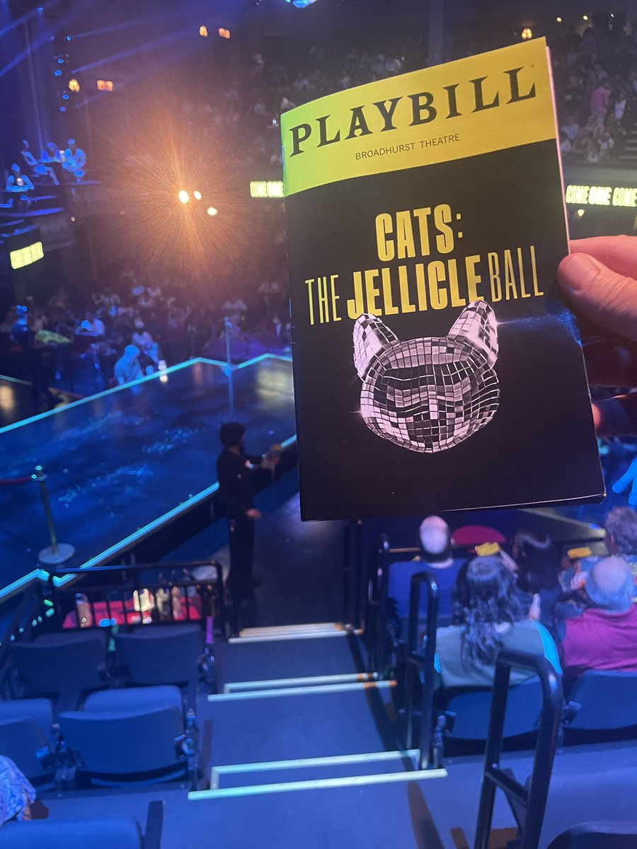 DougBenson's tweet photo. LA CAGE was fantastic. And I also enjoyed SCHMIGADOON, CATS: THE JELLICLE BALL and THE 25TH ANNUAL PUTNAM COUNTY SPELLING BEE - where I was selected to be a guest speller! https://t.co/r34OeaNAZn