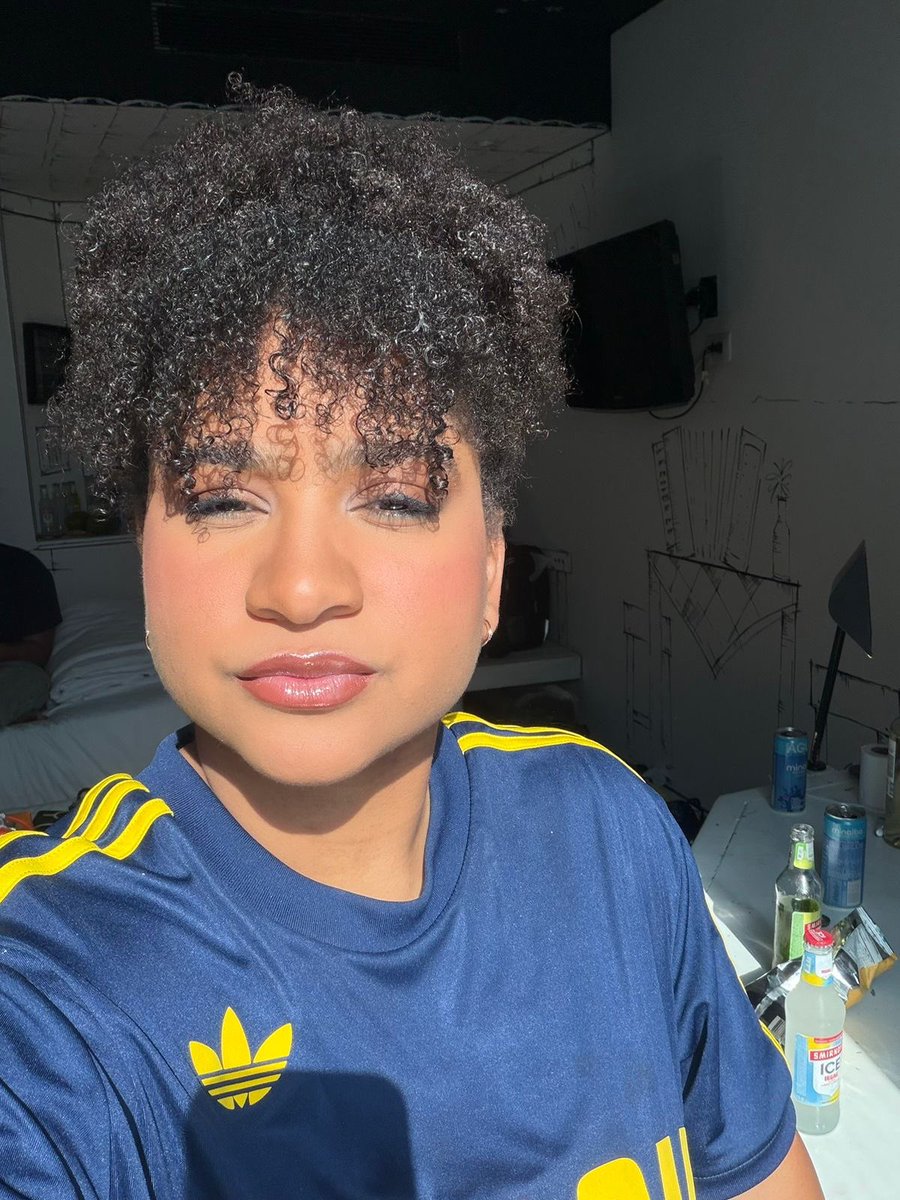 tiamilenabbb's tweet photo. Hoje é dia do Brasil brilhar mais uma vez💛💙💚 A torcida continua galera☺️ https://t.co/LfeVVgMGHs