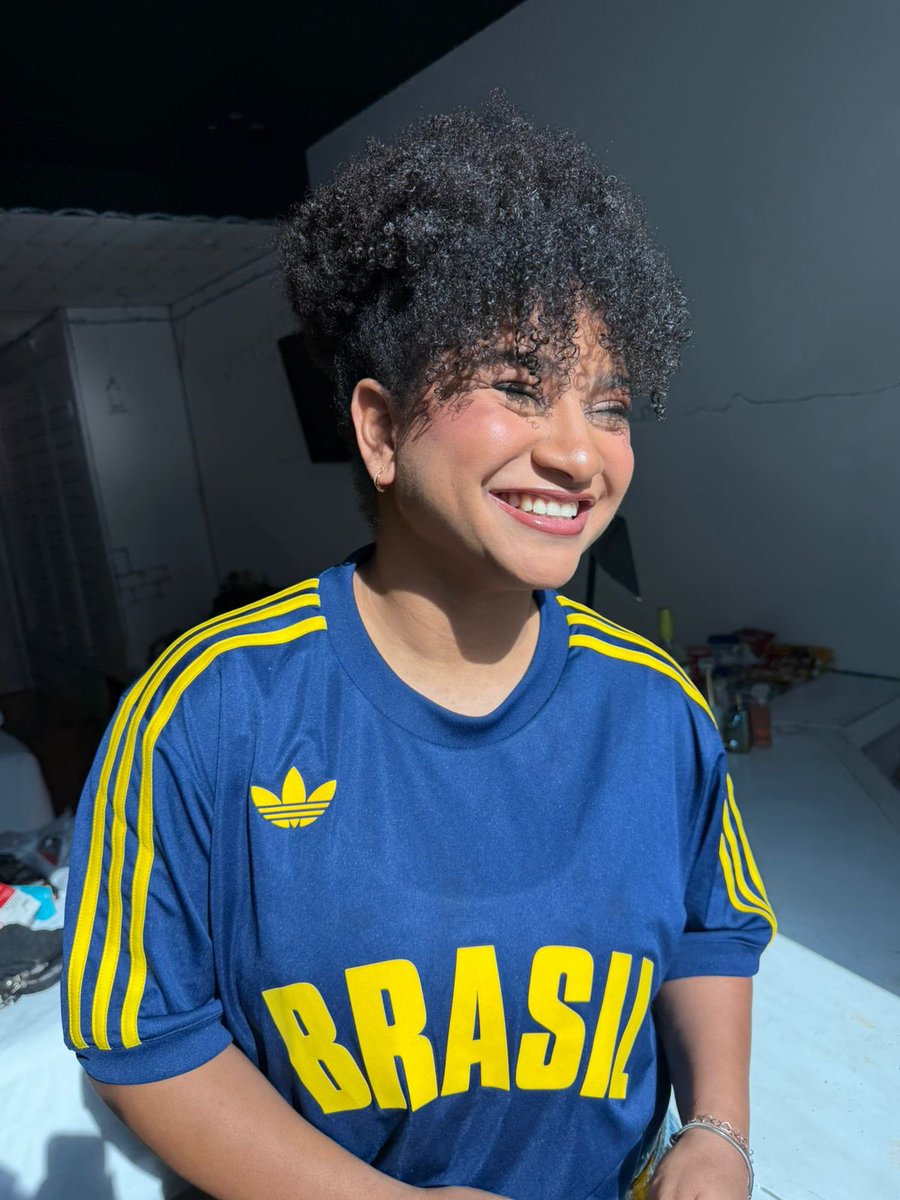 tiamilenabbb's tweet photo. Hoje é dia do Brasil brilhar mais uma vez💛💙💚 A torcida continua galera☺️ https://t.co/LfeVVgMGHs