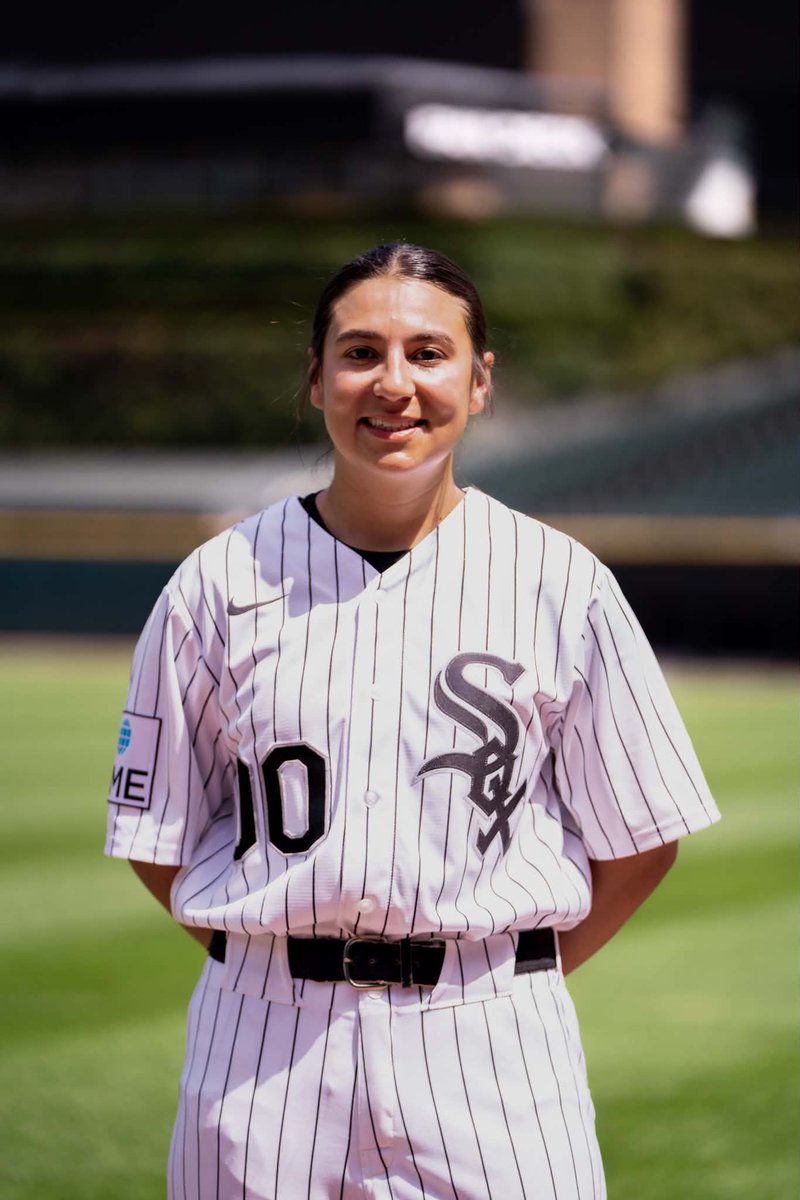 MySoxSummer's tweet photo. As the kids say, "I been knowing Kayla". She's awesome and deserving of this recognition. Vote EARLY and OFTEN.
Pic of us back in the day, pic she told me to use. #VoteKayla https://t.co/IFp2zlbq6y