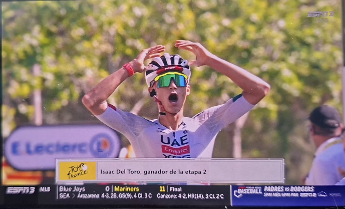 DonMushuu's tweet photo. Toritooooooooo 🇲🇽 #TDF  #VivaMéxico https://t.co/aobHhSFufU
