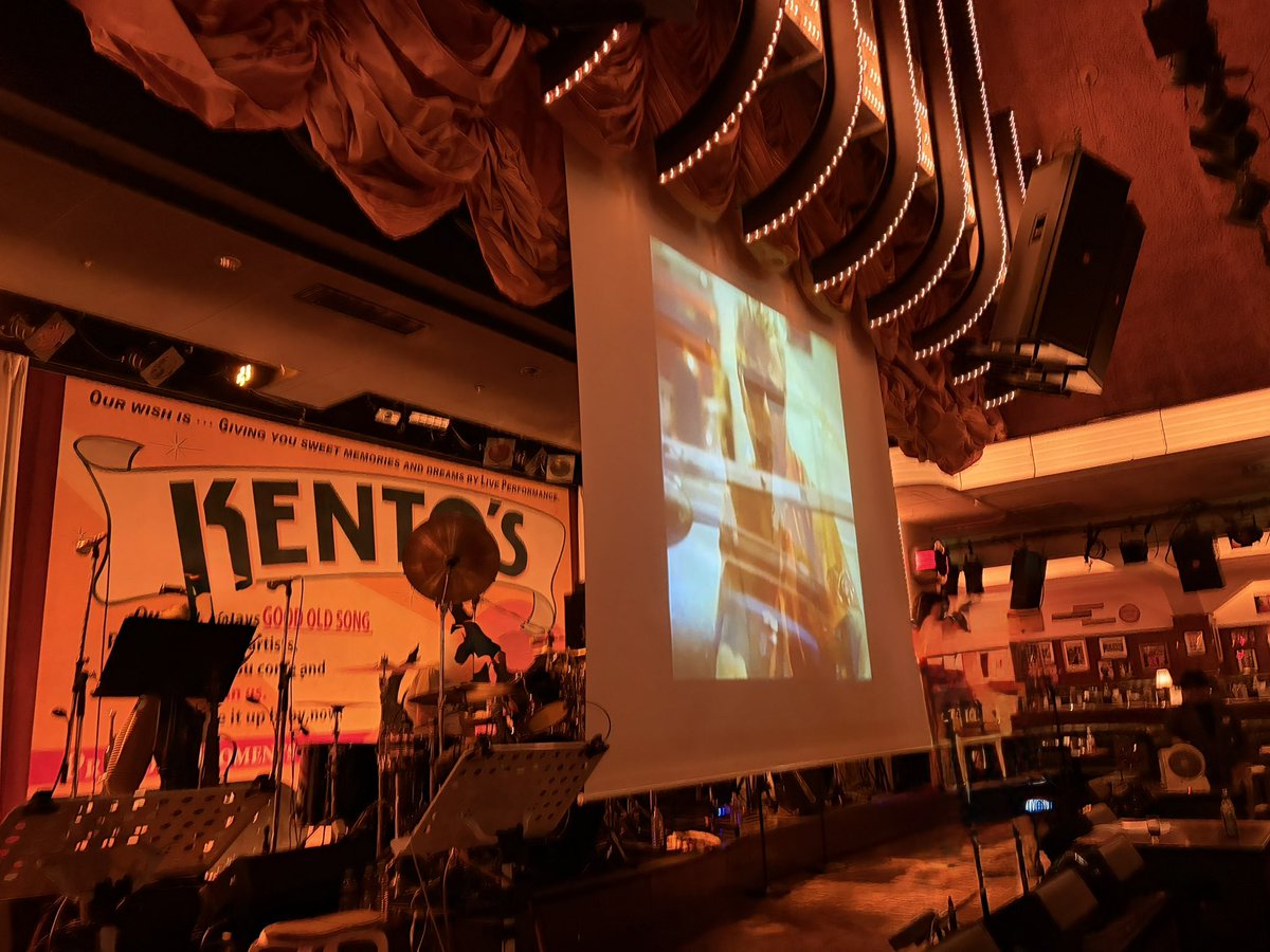 zoooeko's tweet photo. 銀座ケントス
37周年　おめでとう御座います㊗️

ストリングスもますますがんばります。これからもどうぞ宜しくお願い致します🎻

#銀座ケントス https://t.co/qsojowTYB9