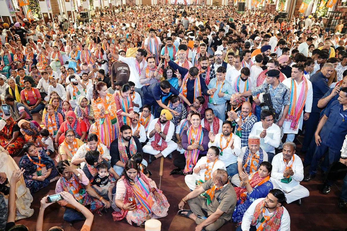 INDERPR39030895's tweet photo. It was a privilege to attend the Jan Sankalp Sammelan . I was honoured to have the opportunity to welcome and felicitate Hon'ble Chief Minister Smt. Rekha Gupta Ji and respected Sardar Manjinder Singh Sirsa Ji during the program. I sincerely thank them for their warm interaction https://t.co/xYKMD4Zjau
