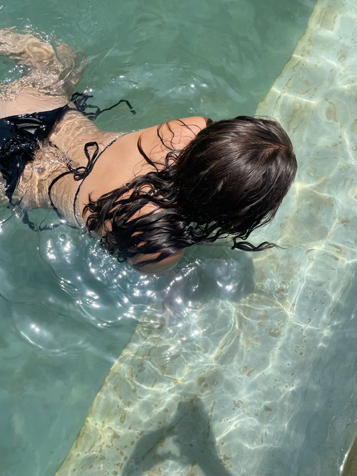 sunvsummer's tweet photo. h2o a casa di hyun ricco con piscina https://t.co/E6x2F3dkiT