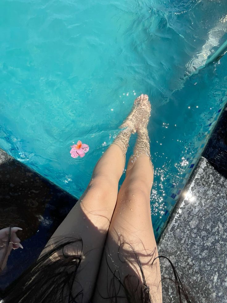 sunvsummer's tweet photo. h2o a casa di hyun ricco con piscina https://t.co/E6x2F3dkiT