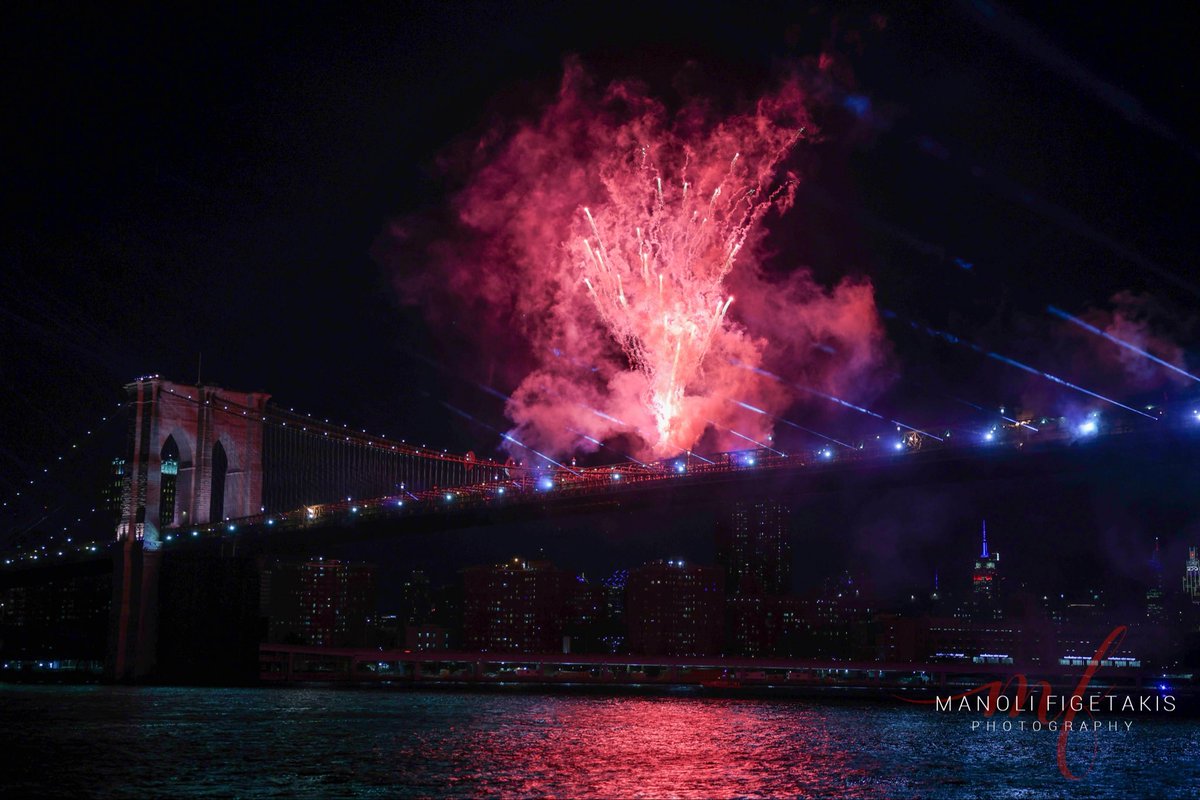 MFigetakis's tweet photo. Macy’s Fourth of July Fireworks celebrating 50 years along with America 250. https://t.co/eRJV4yoLNs