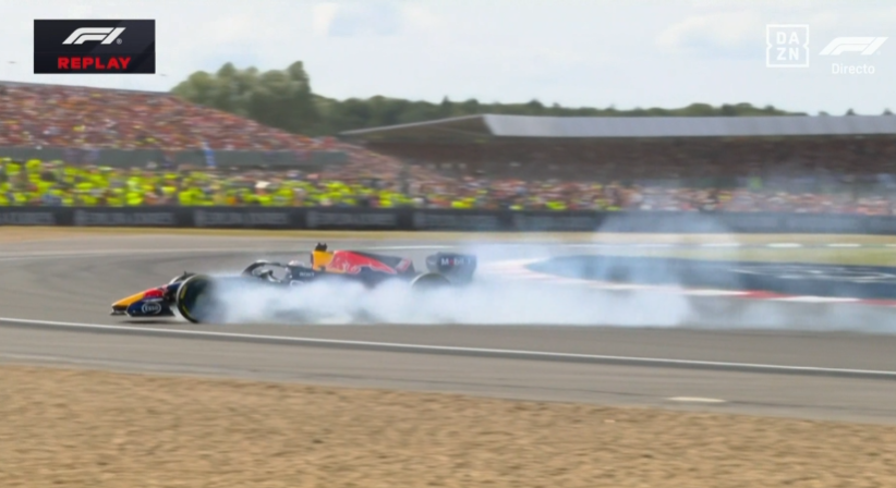 wumsports's tweet photo. Uno que no estaba contento era "Du Du Duu" #MaxVerstappen, que a pesar de andar "bien" en el finde termina besando la pared y provocando el Safety Car que todo el top 5 quería que pasará. DNF para #MaxVerstappen Du Du Duu #F1 #F1Chat https://t.co/wxZ1LXSIh9