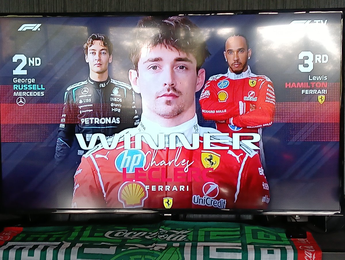 karlaceja21's tweet photo. Así termina el Gran Premio de Inglaterra 
#GPSilverston #GranBretañaGP #SilverstonGP #GranPremioDeGranBretaña #F1 @F1 #LegalmenteBella https://t.co/xlOL1UfWca
