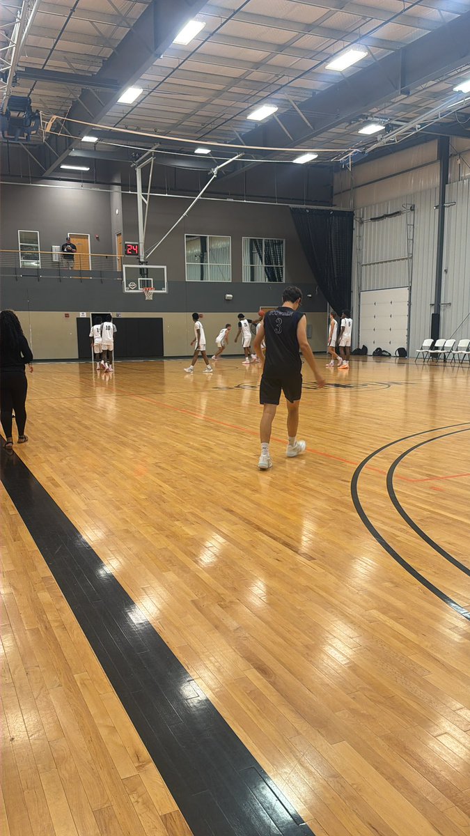 jake_filippo's tweet photo. 17U - Really excited for this matchup. I’ve really enjoyed watching the Oklahoma Saints this weekend. First time being able to watch @CoozElite3

@NxtProHoops https://t.co/Iw4gsHDVcb