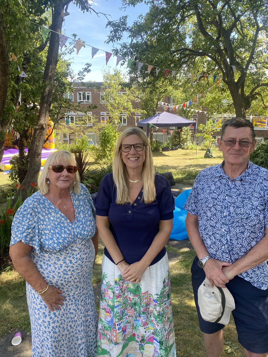 elliereeves's tweet photo. Great to go the Hall Drive street party in Sydenham today - complete with bouncy castle, magician and cuddles with very cute Stormy the kitten!! https://t.co/0TCZamuSWh