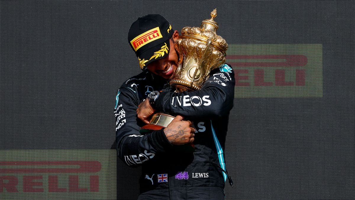 4456files's tweet photo. 9x winner at silverstone. sir lewis hamilton. https://t.co/v29Fpd372O