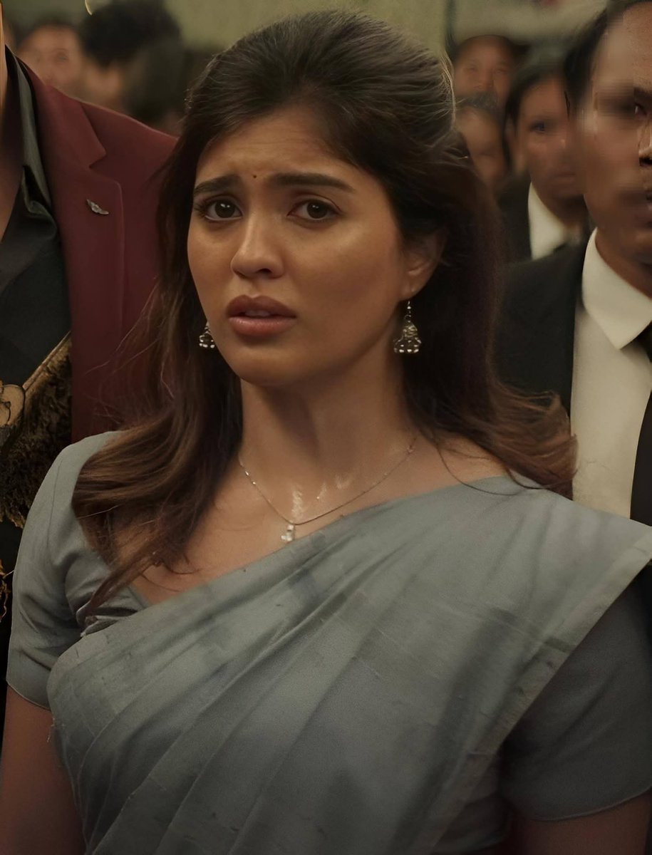 Randomfkkr's tweet photo. Amritha Aiyer Face 🥵😩 https://t.co/YJMgwHsQEO