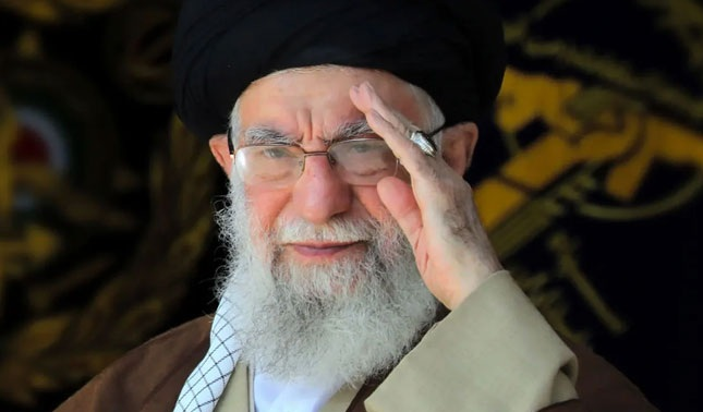 pak_bulletins's tweet photo. ایران: شہید آیت اللہ خامنہ ای کے خون کا بدلہ لینے کا اعلان
 https://t.co/BTW0RuXTFX https://t.co/ZvCKDXAkA1