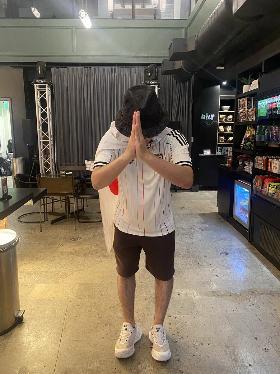 voreas_yamamoto's tweet photo. Alguien tiene boletes en vienta para el juego de México Inglaterra 
No tengo boleto y es mi primero día en CDMX 
Por favor ayuda consigue un boleto 
Vengo de Japón amigos https://t.co/dH83T8venu