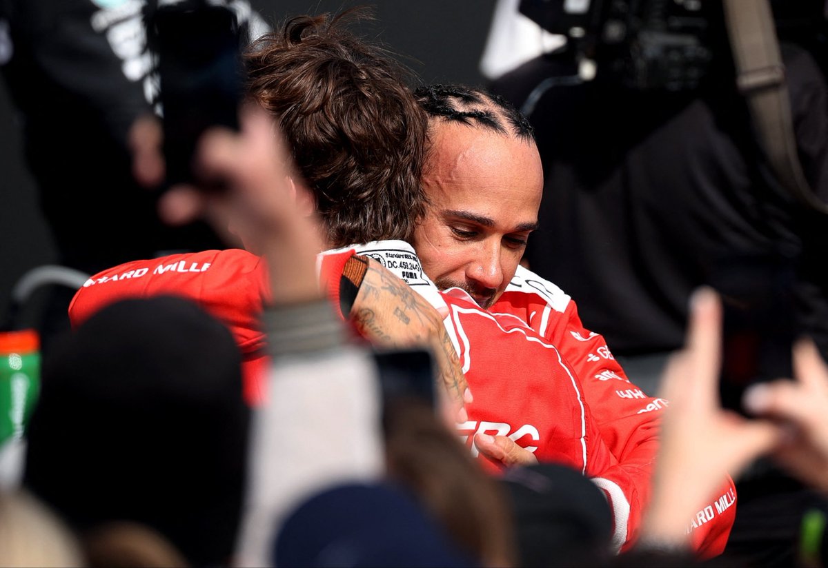 leclercsstreet's tweet photo. THE CHARLES AND LEWIS HUG❤️❤️❤️ https://t.co/MyS51O3yXq